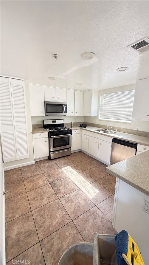 15642 Pasadena Ave, Tustin, CA, 92780-5002 | Card Image