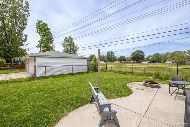 Patio off of the garage | Image 20