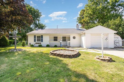 4 Roethke Ct, Saginaw, MI, 48602-1814 | Card Image