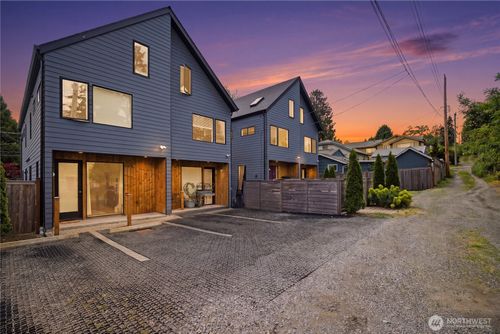 b-918 N 100th St, Seattle, WA, 98133-9323 | Card Image