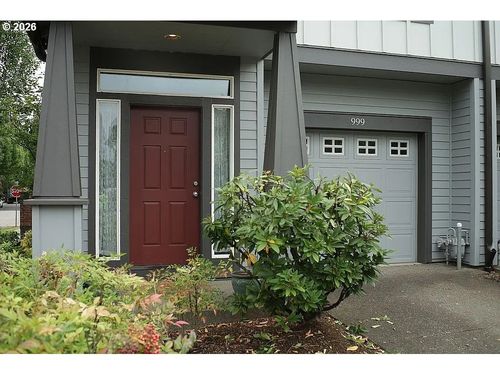 999 Se Sacha Pl, Hillsboro, OR, 97123 | Card Image
