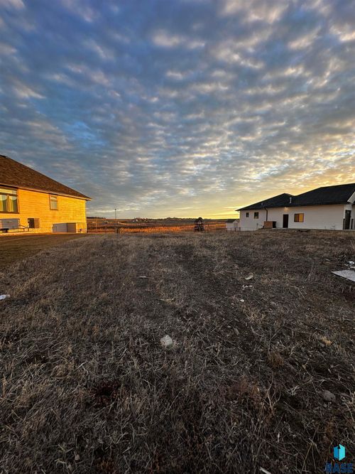 800 Turtle Creek Dr, Hartford, SD, 57033-2430 | Card Image