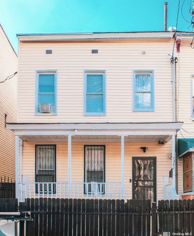 1341 Chisholm Street, House other with 4 bedrooms, 2 bathrooms and null parking in Bronx NY | Image 1