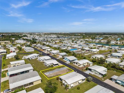 561 Longwood Dr, VENICE, FL, 34285-5624 | Card Image