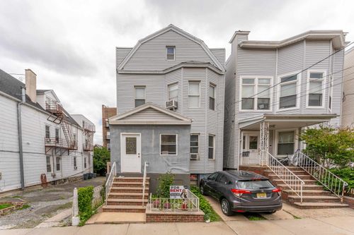 66 46th St, Weehawken, NJ, 07086-7102 | Card Image