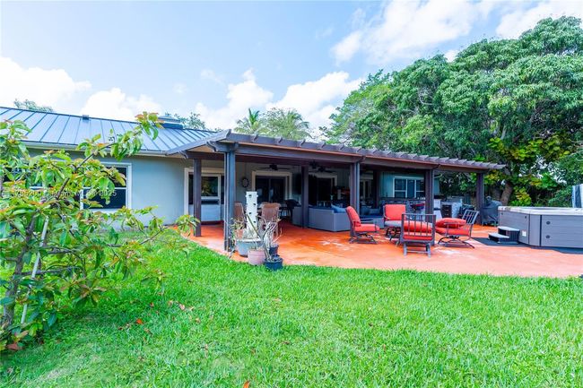 8001 Sw 133 Rd St, House other with 3 bedrooms, 3 bathrooms and null parking in Pinecrest FL | Image 20