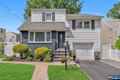201 Maiden Ln, Bergenfield, NJ, 07621-4026 | Card Image