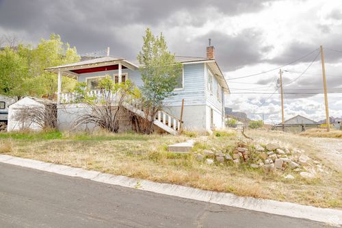 141 W 100 N, East Carbon, UT, 84520-2007 | Card Image