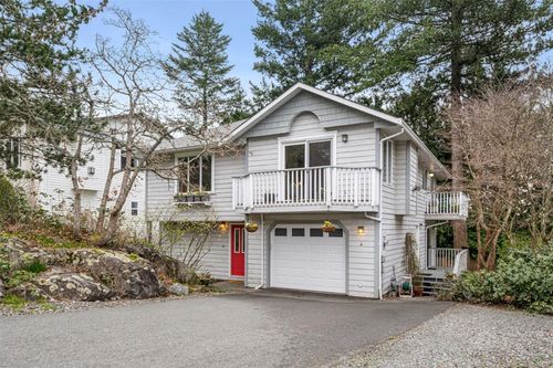 4-890 Admirals Rd, Esquimalt, BC, V9A2P1 | Card Image