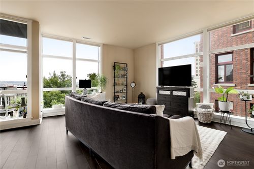 402-708 Market St, Tacoma, WA, 98402-3744 | Card Image