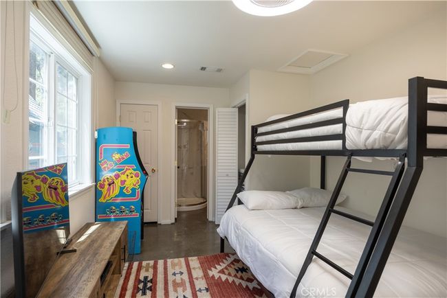 682 Maple Ln, House other with 3 bedrooms, 2 bathrooms and null parking in Sugarloaf CA | Image 19