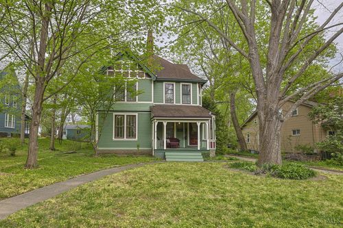 22 Burns Ave, Wyoming, OH, 45215-4348 | Card Image