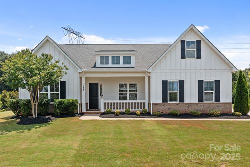 152 Riverstone Dr, Davidson, NC, 28036-0498 | Card Image