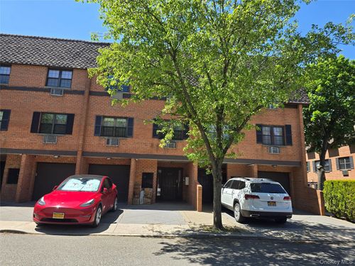 3-fl-220-30 64th Ave, Oakland Gardens, NY, 11364-2352 | Card Image