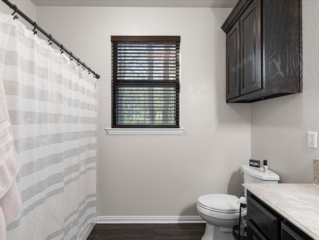 Full size bathroom | Image 20
