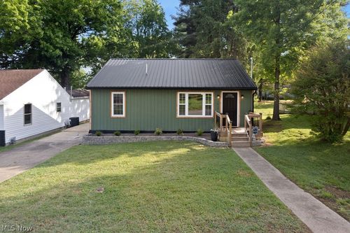 1415 23rd Street, Vienna, WV, 26105 | Card Image