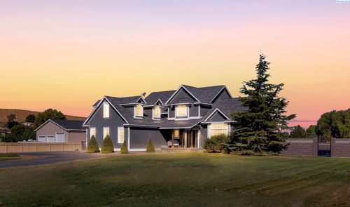 43506 E Mcwhorter Ln, West Richland, WA, 99353-8802 | Card Image