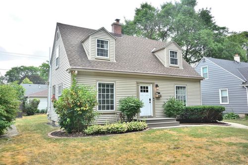 2836 N 90th Street, Milwaukee, WI, 53222 | Card Image