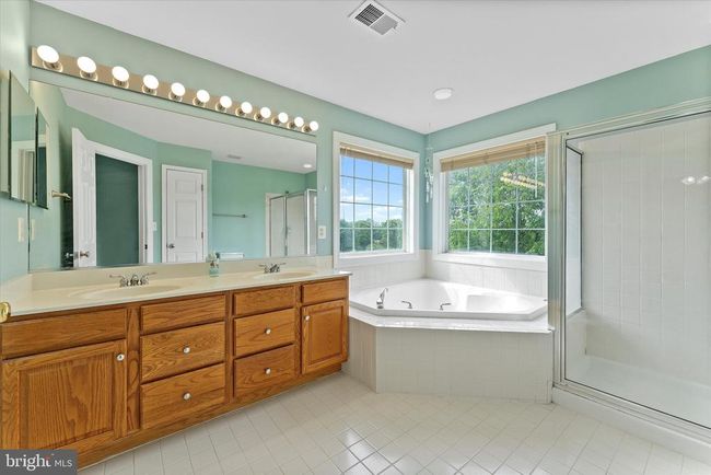 17760 Julie Ann Ct, House other with 4 bedrooms, 4 bathrooms and null parking in HAMILTON VA | Image 31