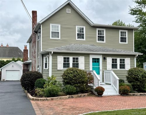 51 Furman Ln, Patchogue, NY, 11772-3652 | Card Image