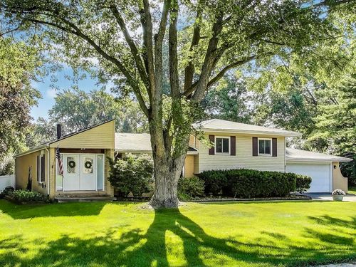 6717 Bentley Ave, Darien, IL, 60561-3831 | Card Image