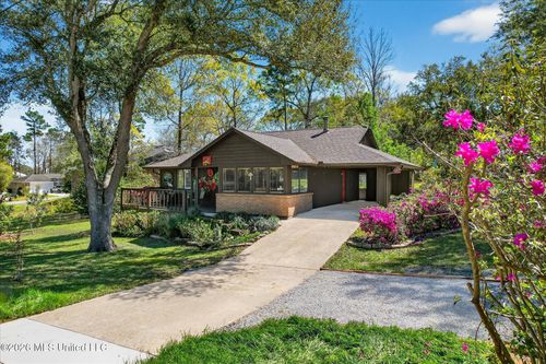 9936 Ana Hulu St, Diamondhead, MS, 39525-4406 | Card Image