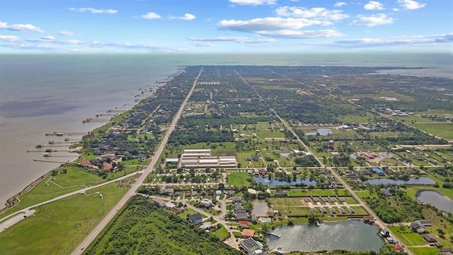 254 Debbie Ln, House other with 2 bedrooms, 2 bathrooms and null parking in San Leon TX | Image 33