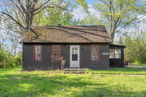 22980 Quinn Rd, Clinton Township, MI, 48035-3730 | Card Image