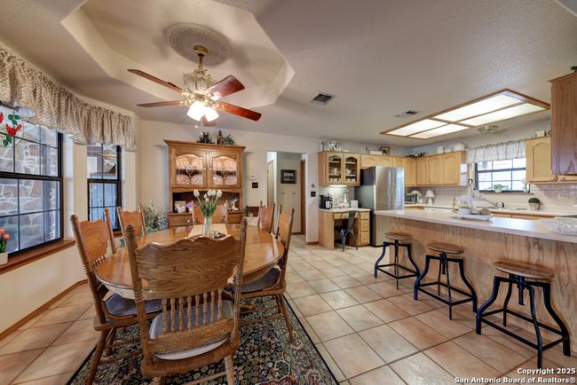 172 Home Pl, House other with 3 bedrooms, 2 bathrooms and null parking in Adkins TX | Image 9