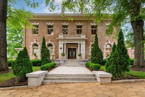 900 Vine St, Chattanooga, TN, 37403-2341 | Card Image