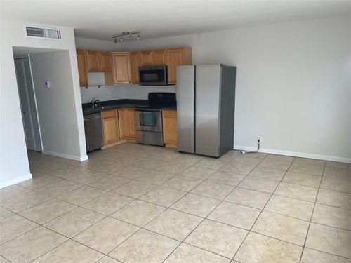 apt-52-3-4051 Ne 13th Ave, Oakland Park, FL, 33334-4674 | Card Image