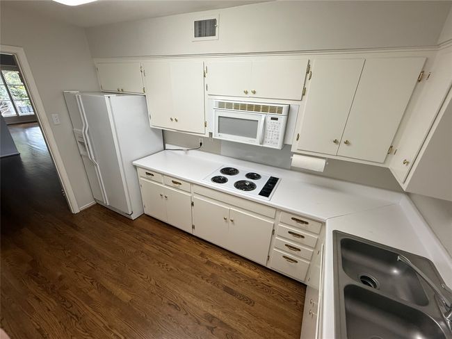 APT-5 - 8604 Baltimore Dr, Condo with 2 bedrooms, 2 bathrooms and null parking in Dallas TX | Image 9