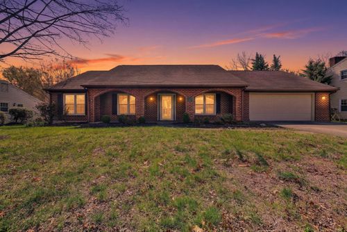 1660 Kingsmill Dr, Salem, VA, 24153-4633 | Card Image