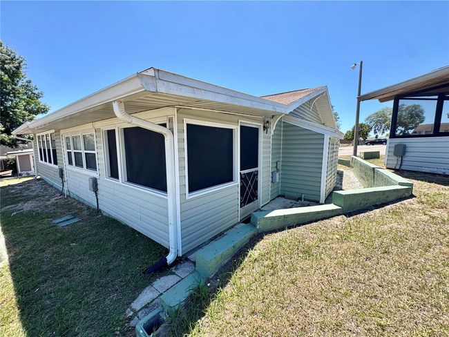 Rear corner view | Image 32