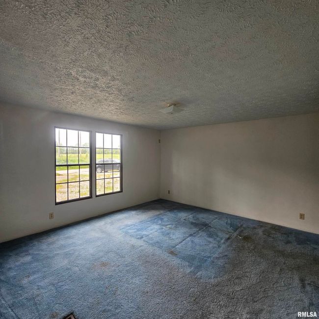 22488 N Mayflower Ln, House other with 3 bedrooms, 2 bathrooms and null parking in Dix IL | Image 20
