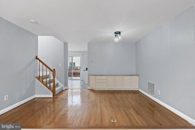 6804 Signature Cir, Townhouse with 3 bedrooms, 4 bathrooms and null parking in ALEXANDRIA VA | Image 8