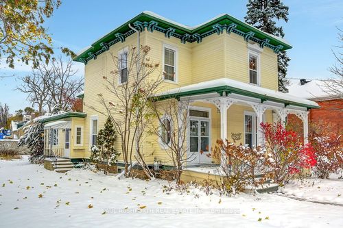 {{alt}} | Card Image