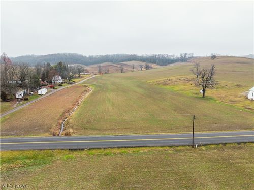 3967 Crooked Run Rd Nw, New Philadelphia, OH, 44663-7914 | Card Image