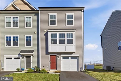 24 Armistead Pl, CHARLES TOWN, WV, 25414-6076 | Card Image