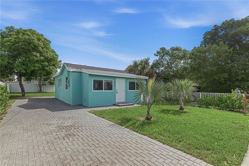335 Ne 12th Ave, Boynton Beach, FL, 33435-3120 | Card Image