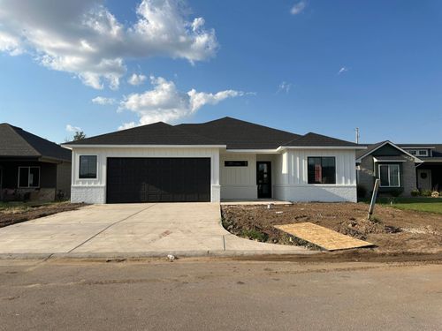 4430 N Sunny Ct, Wichita, KS, 67205-7201 | Card Image