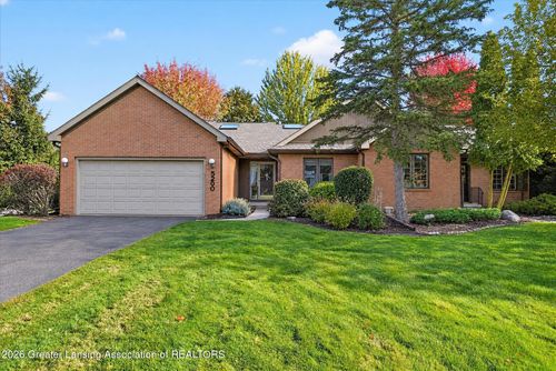 5260 Golden Cir, East Lansing, MI, 48823-7257 | Card Image