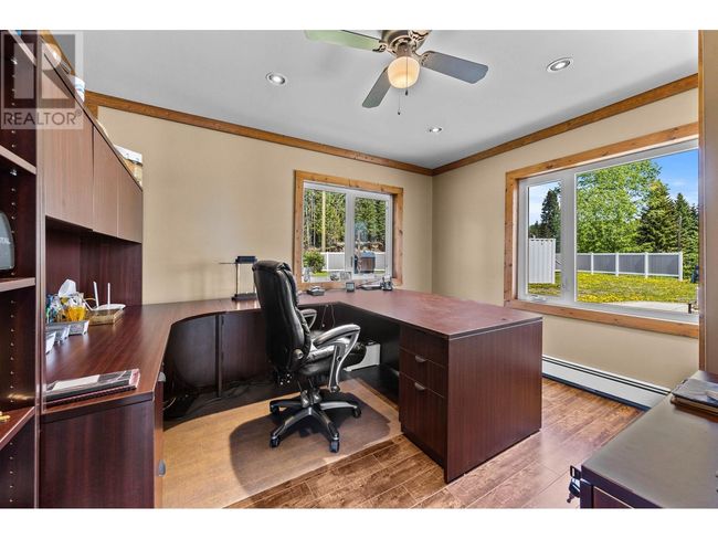 8046 Bridge Lake Rd N, House other with 3 bedrooms, 3 bathrooms and null parking in Lone Butte BC | Image 9
