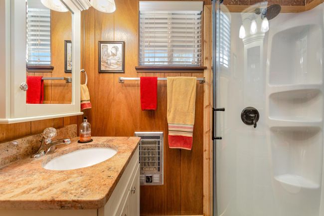 Full Bathroom | Image 11