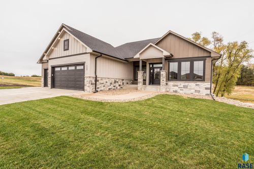 1100 N Scots Pine Dr, Sioux Falls, SD, 57110-4051 | Card Image