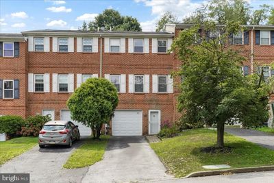 1572 S Coventry Lane, Townhouse with 3 bedrooms, 2 bathrooms and null parking in WEST CHESTER PA | Image 1