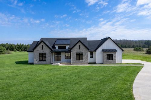 61121 Airpark Lane, Antwerp Township, MI, 49071 | Card Image