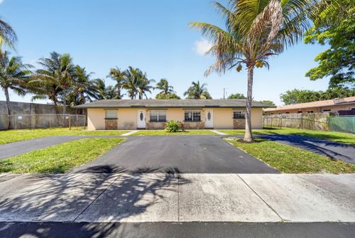 1-2-121 Nw 56th Ct, Oakland Park, FL, 33309-2356 | Card Image
