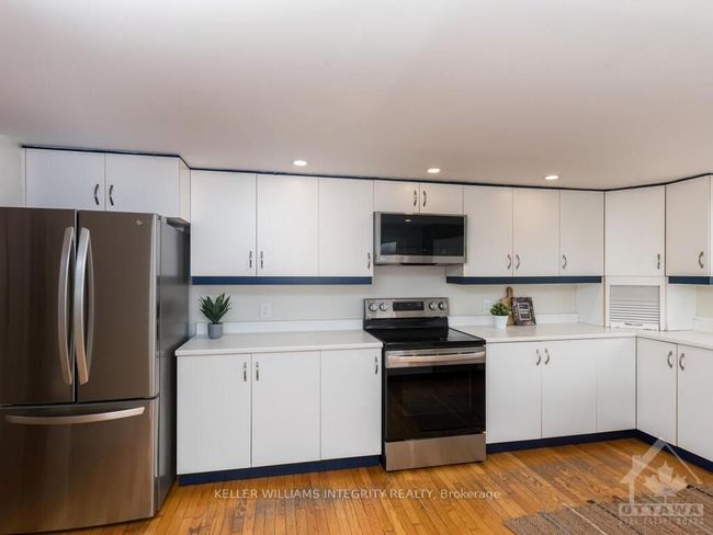 3603 Vaughan Side Rd, House other with 2 bedrooms, 3 bathrooms and 10 parking in Carp ON | Image 4