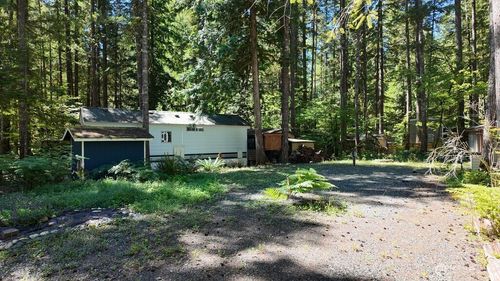 82 Riverside Dr, Deming, WA, 98244 | Card Image